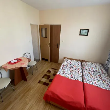 Olenka Maria Renusz Accommodatie bij particulieren *