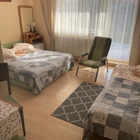 Olenka Maria Renusz Accommodatie bij particulieren