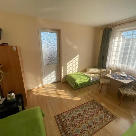 Olenka Maria Renusz Accommodatie bij particulieren